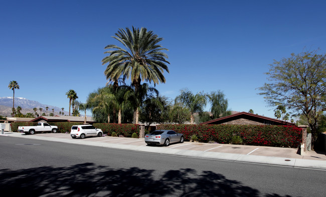 Shadow Palms Apartments in Palm Desert, CA - Building Photo - Building Photo