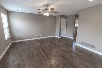 2807 Amberwood court in Columbia, MO - Building Photo - Building Photo