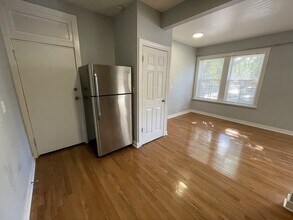 2360 W Dickens Ave in Chicago, IL - Building Photo - Building Photo