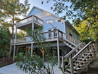 211 Stroud St in Emerald Isle, NC - Foto de edificio - Building Photo