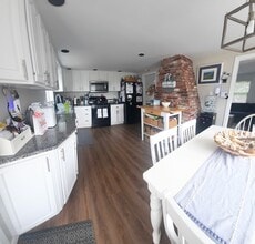 24 Pine Point Rd in Duxbury, MA - Building Photo - Building Photo