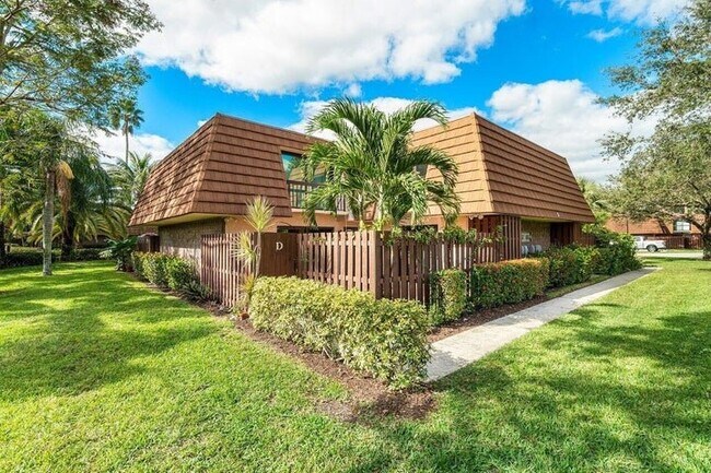 825 Center St in Jupiter, FL - Building Photo - Building Photo