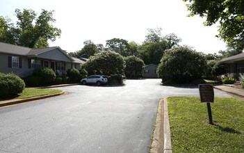 111 Leach St in Greenville, SC - Building Photo - Building Photo