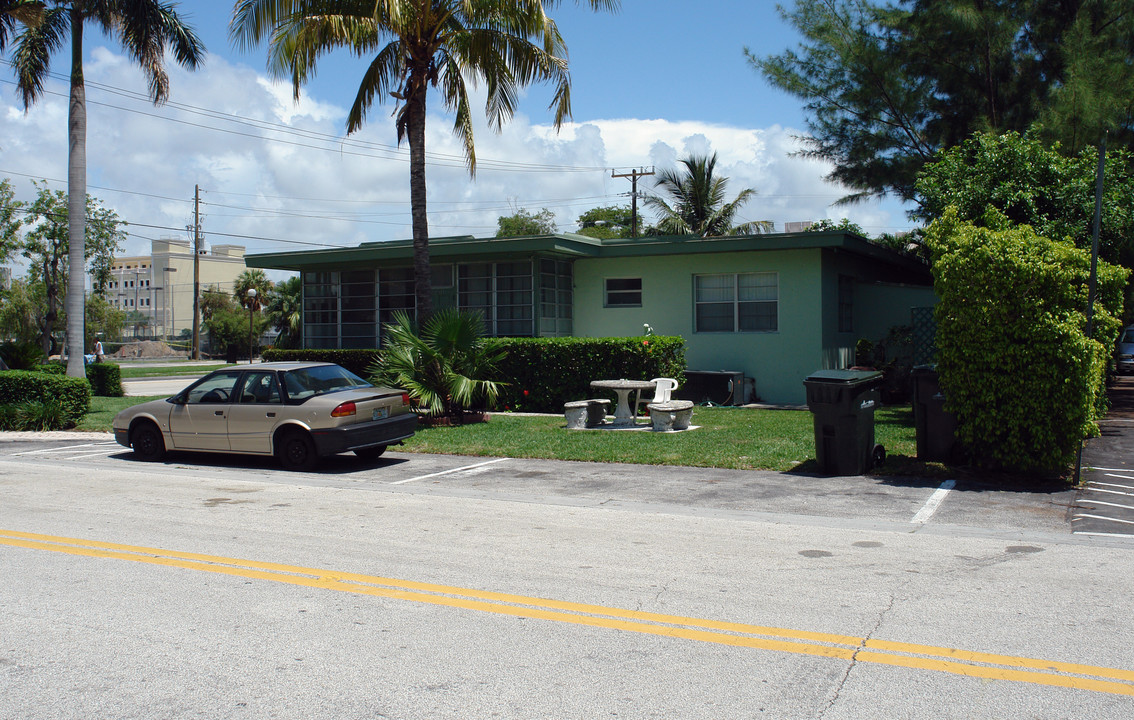 1085 94th St in Bay Harbor Islands, FL - Building Photo