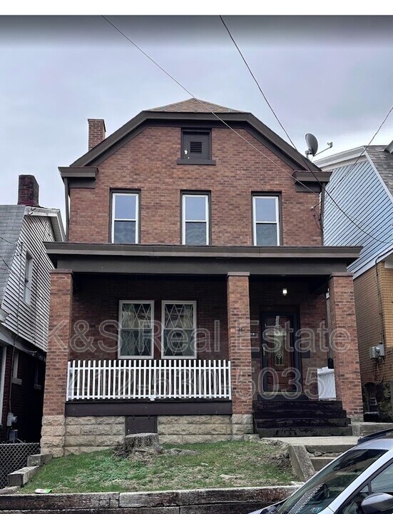 418 Carl St in Pittsburgh, PA - Building Photo