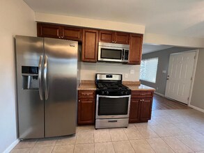 26066 Townley St in Madison Heights, MI - Building Photo - Building Photo