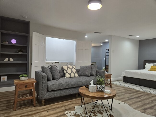 property at 319 Silverberry Ct