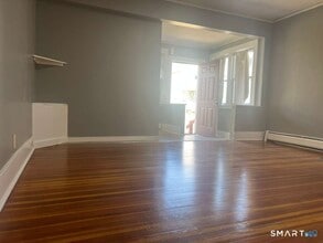 10 Bank St in Manchester, CT - Building Photo - Building Photo