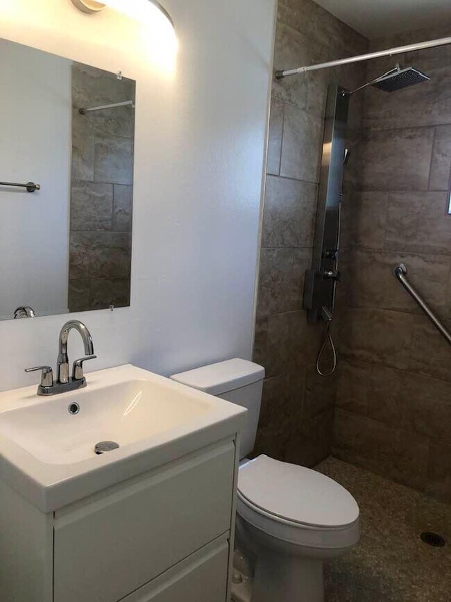 2106 S Granada Dr in Tempe, AZ - Building Photo - Building Photo