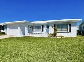 907 SW 3rd Ave in Boynton Beach, FL - Building Photo