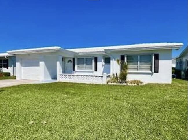 property at 907 SW 3rd Ave