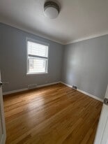 2416 Warrensville Center Rd, Unit 1 in University Heights, OH - Building Photo