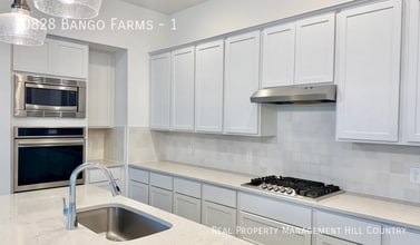 10828 Bango Farms in San Antonio, TX - Building Photo - Building Photo