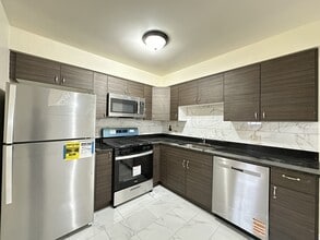 630 Lincoln Ave in Addison, IL - Foto de edificio - Building Photo