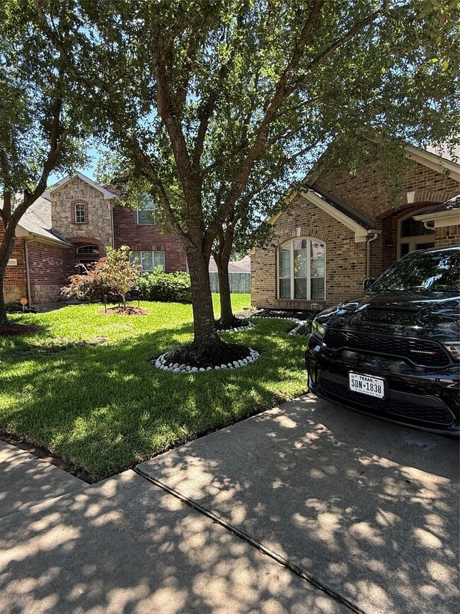 property at 7418 Lakesage Ln