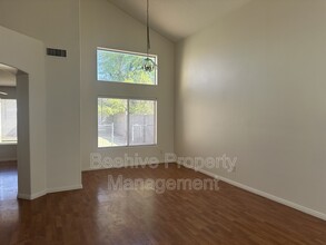 5102 W Buffalo St in Chandler, AZ - Building Photo - Building Photo