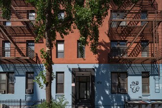 47 E 7th St in New York, NY - Building Photo - Building Photo