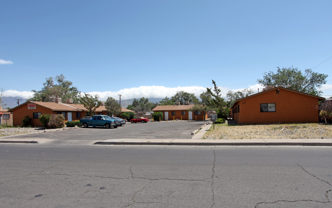 324 Pennsylvania St NE in Albuquerque, NM - Building Photo