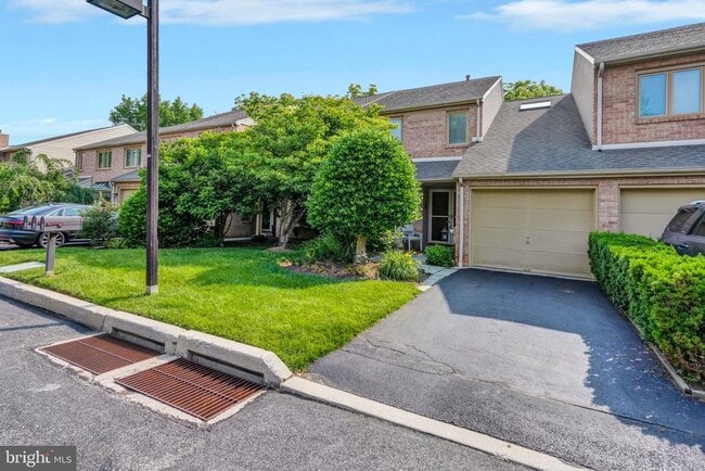 property at 71 Amity Dr