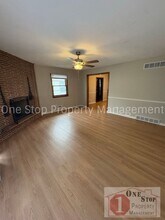1223 N Pleasant St in Independence, MO - Building Photo - Building Photo