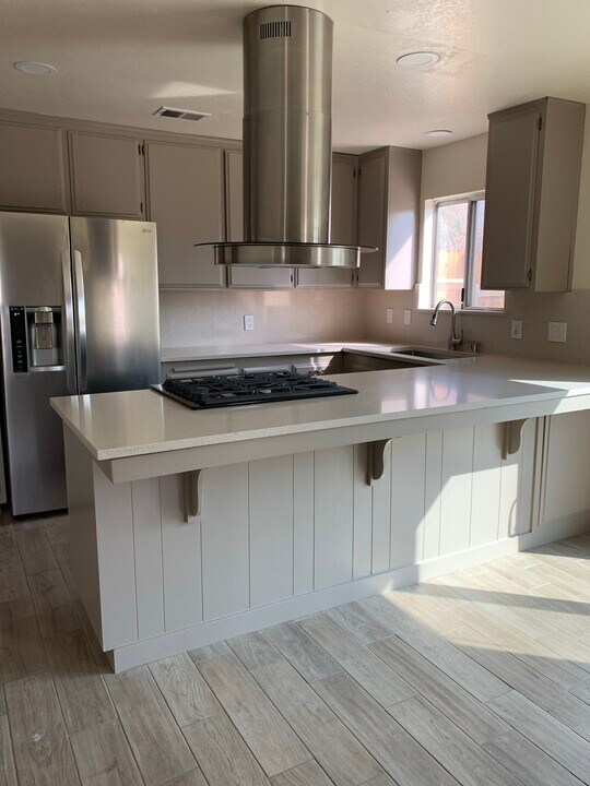 325 W Howell Ave in Ridgecrest, CA - Building Photo