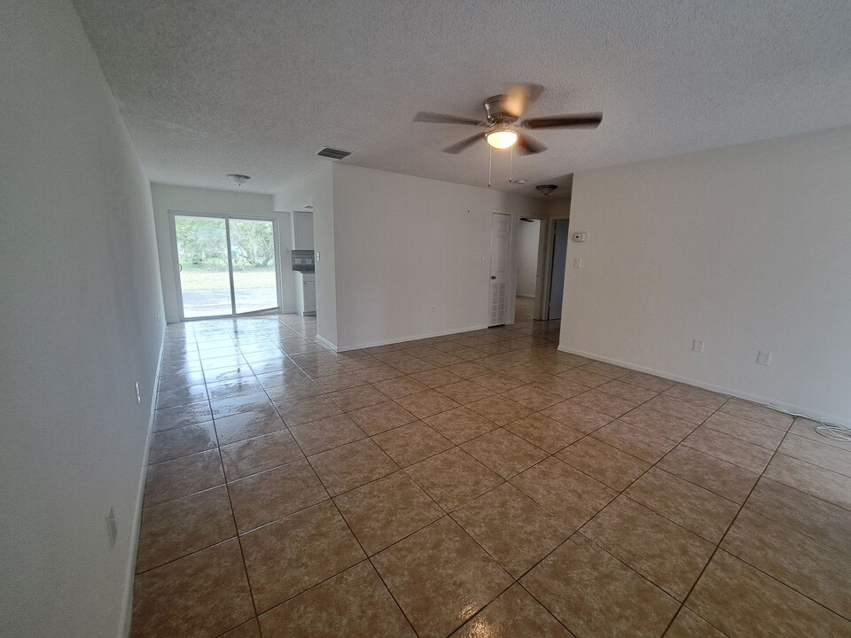 2763 Niagara Ave in Fort Pierce, FL - Building Photo