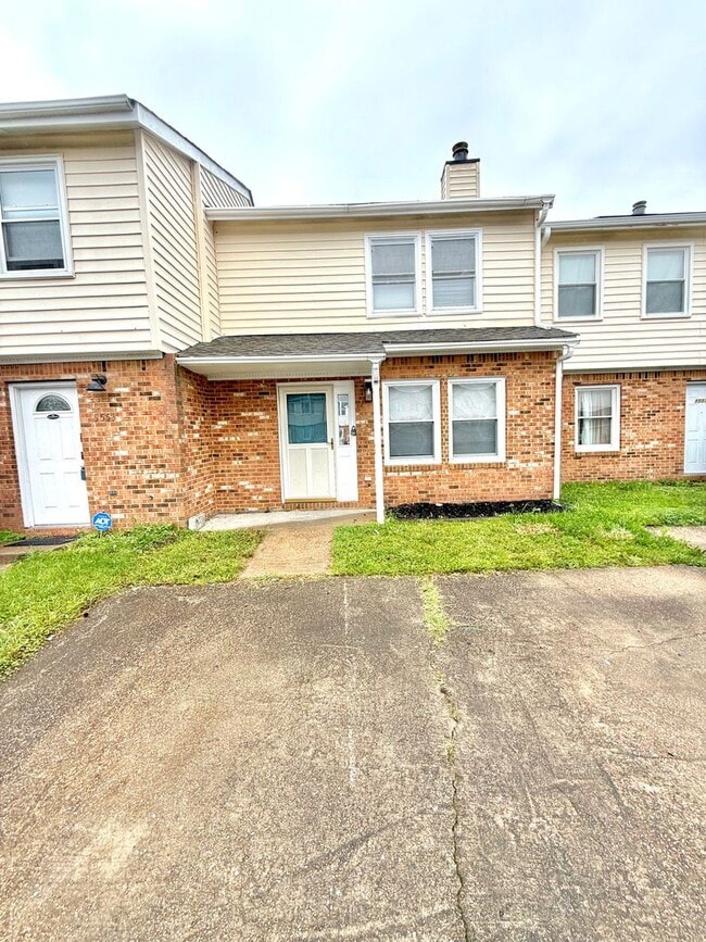 property at 5555 Lynbrook Landing