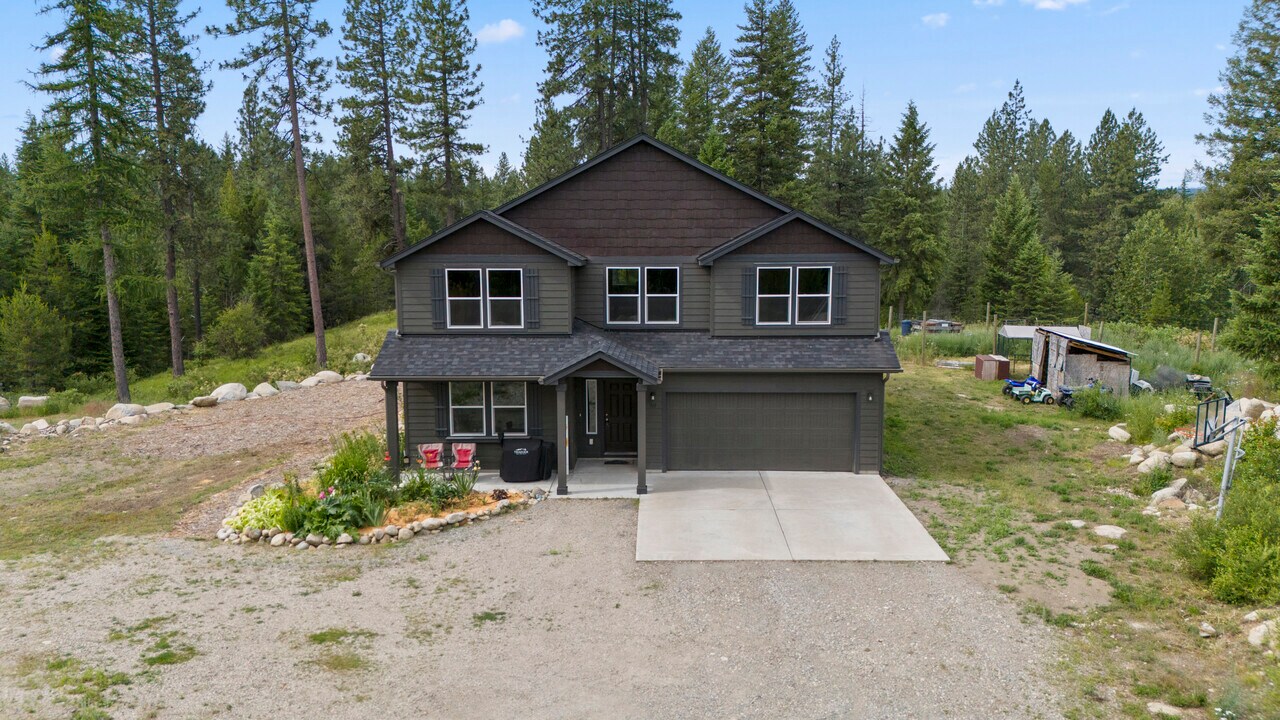 315 Granite Loop in Newport, WA - Building Photo
