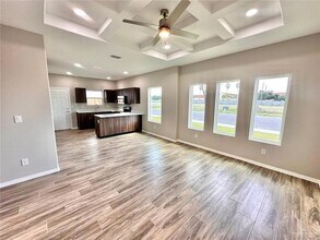 4000 Walnut Ave, Unit 3 in McAllen, TX - Foto de edificio - Building Photo