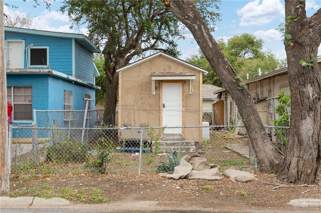11 N 20th St in McAllen, TX - Building Photo