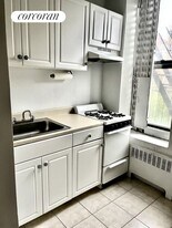 100 W 85th St in New York, NY - Building Photo