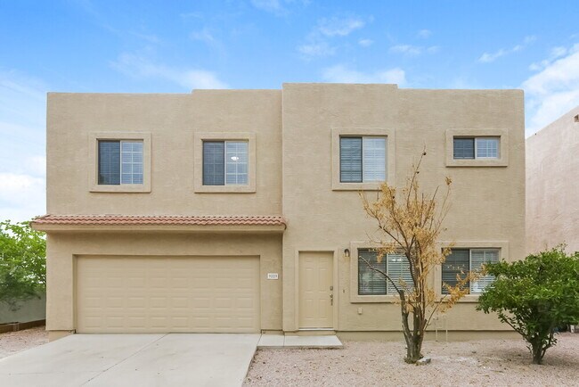 property at 9229 S Las Lomitas Pl