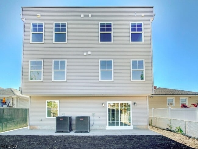 429 Niles St in Elizabeth, NJ - Building Photo - Building Photo