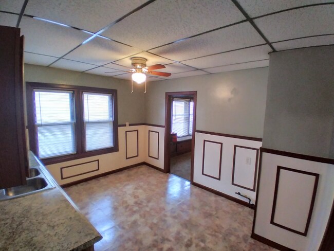 7130 Clement Ave-Unit -Down in Cleveland, OH - Building Photo - Building Photo
