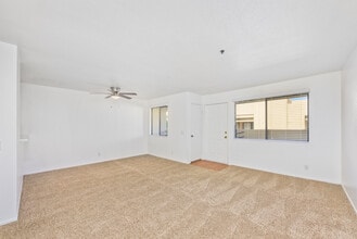 Park Apartments in Palm Springs, CA - Foto de edificio - Building Photo