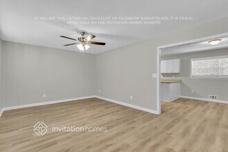 2875 Laurel Ln in East Point, GA - Building Photo - Building Photo