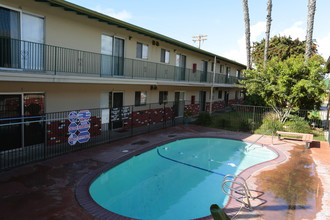 Aloha Vista Apartments in Chula Vista, CA - Building Photo - Building Photo