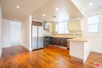 848 Irolo St in Los Angeles, CA - Building Photo - Building Photo
