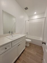 1311 S Velie St in Visalia, CA - Building Photo - Building Photo
