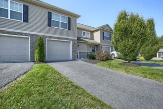 39 Parker Spring Ave in Carlisle, PA - Building Photo - Building Photo