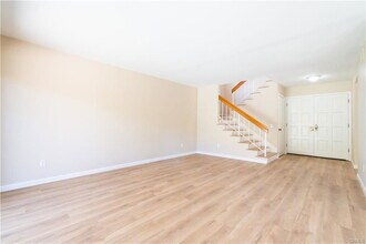 12055 Turtle Springs Ct in Los Angeles, CA - Building Photo - Building Photo