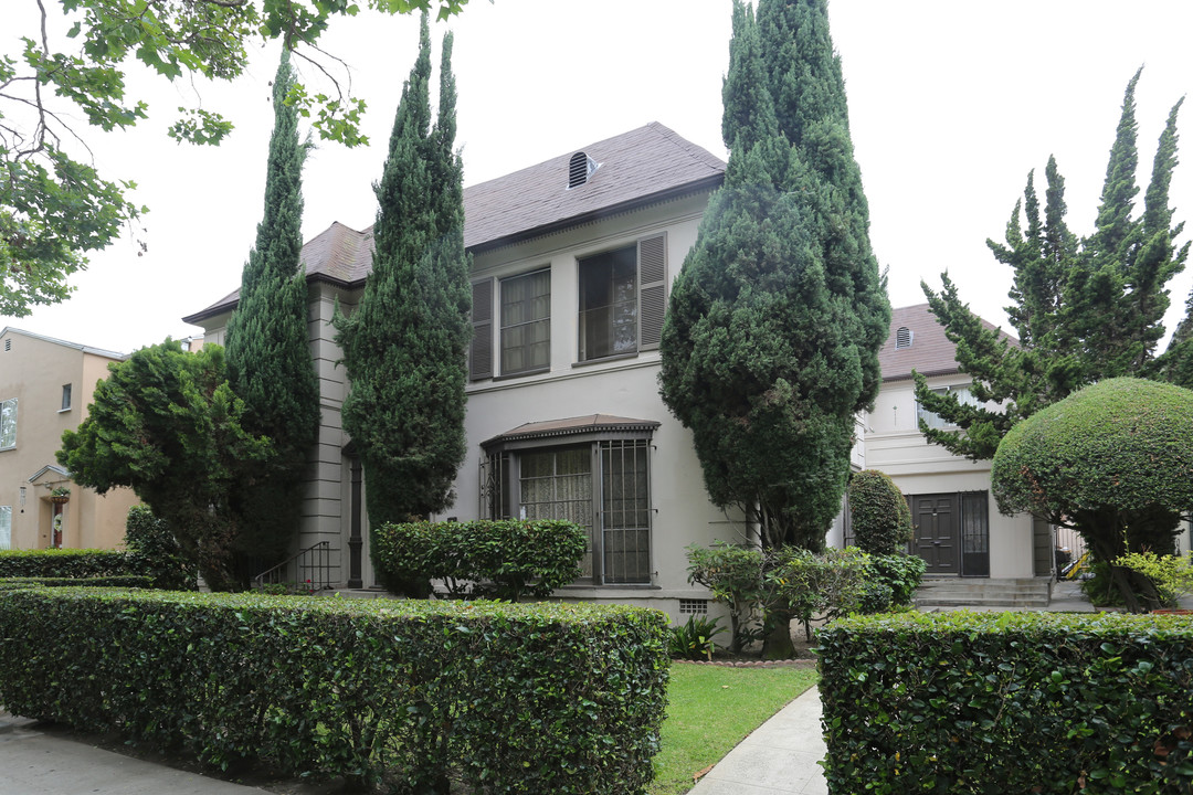 207 N Swall Dr in Beverly Hills, CA - Building Photo