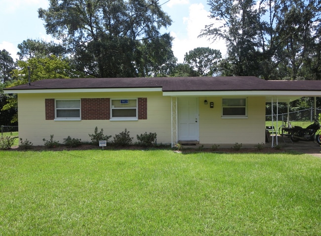 property at 1613 Airport Dr