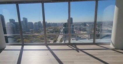 111 W Polk St in Chicago, IL - Foto de edificio - Building Photo