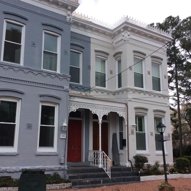 property at 728 Yarmouth St