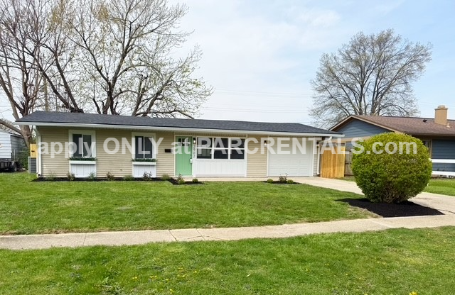 2902 Falcon Dr in Indianapolis, IN - Building Photo