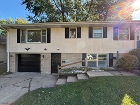 443 13th Ave S in South St. Paul, MN - Building Photo