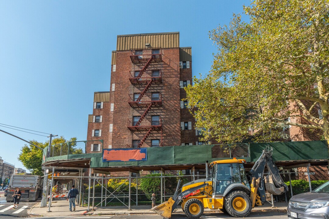 Kingsway Gardens in Brooklyn, NY - Foto de edificio