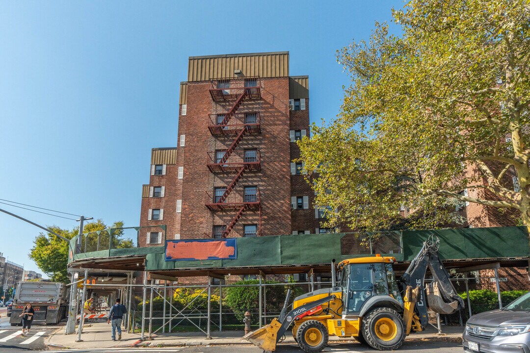 Kingsway Gardens in Brooklyn, NY - Building Photo