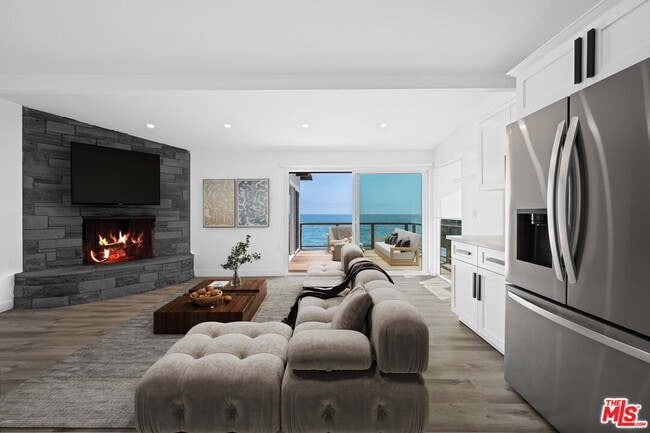 25154 Malibu Rd in Malibu, CA - Building Photo - Building Photo